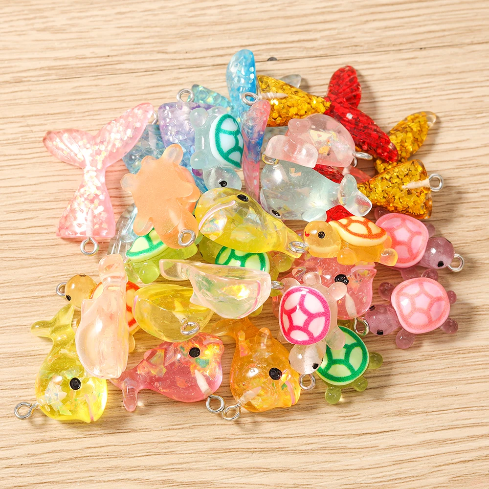 10 Stück niedliche Anhänger aus Kunstharz mit Meereslebewesen, Fischschwanz und Schildkröte für die Herstellung von Halsketten, Ohrringen, Armbändern, DIY-Bastelarbeiten und Schmuckzubehör