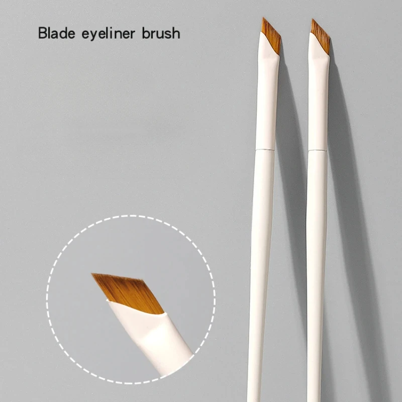 Ultra Fine Eyeliner Brush 2