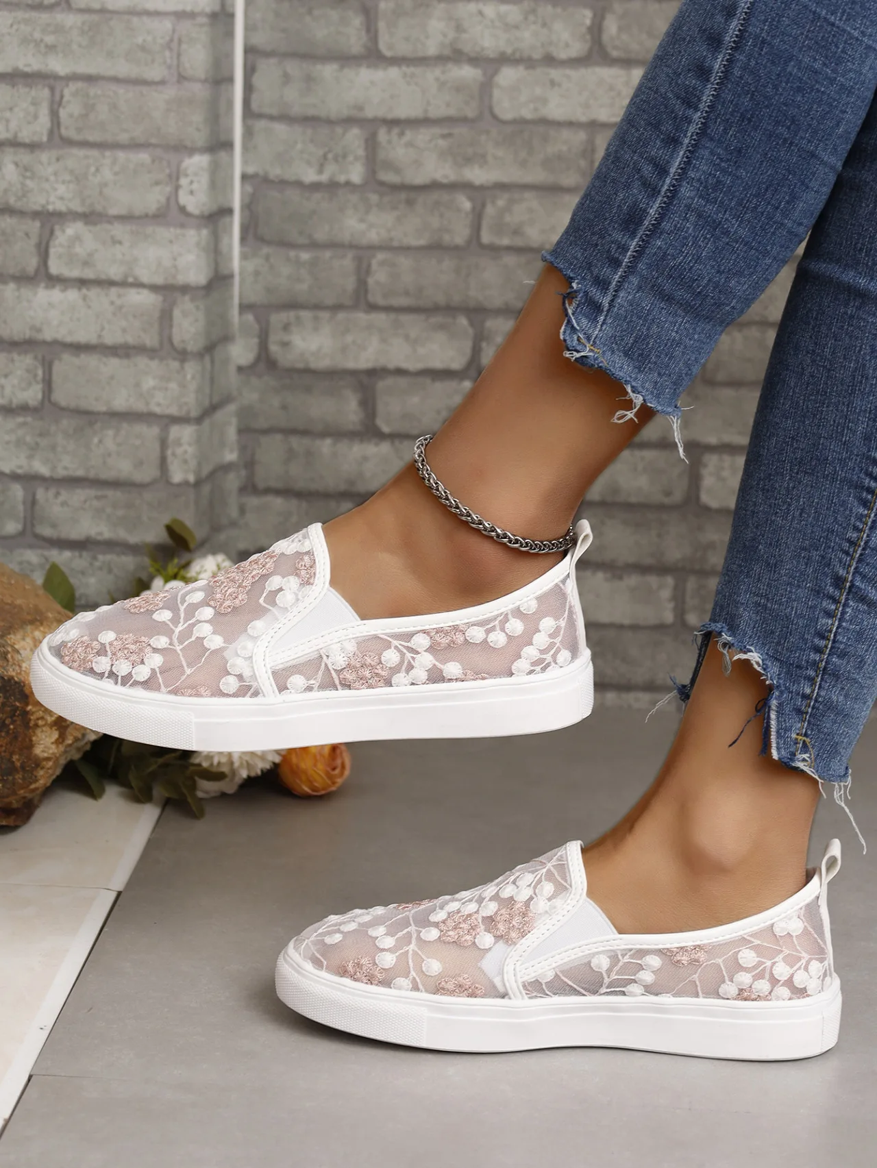 Women's breathable embroidered shoes, soft, comfortable & fashionable