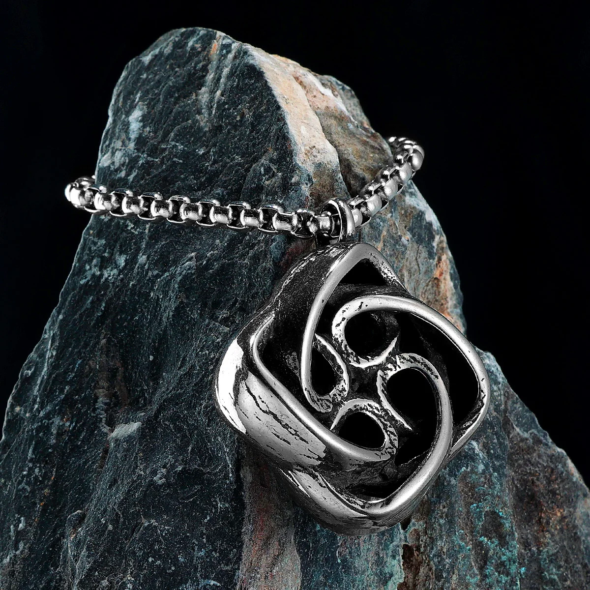 Spiral Pendant Retro Men Necklace 316L Stainless Steel Men Chain Rock Punk Jewelry Gift for Male Friend Accessories Dropshipping 2