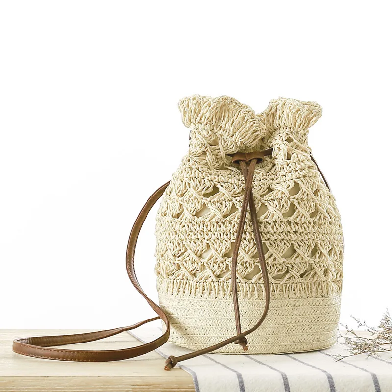 

Summer Straw Shoulder Bags Drawstring Women's Straw Bucket Bag Purse Raffia Woven Straw Handbags Casual Boho Beach Crossbody Bag