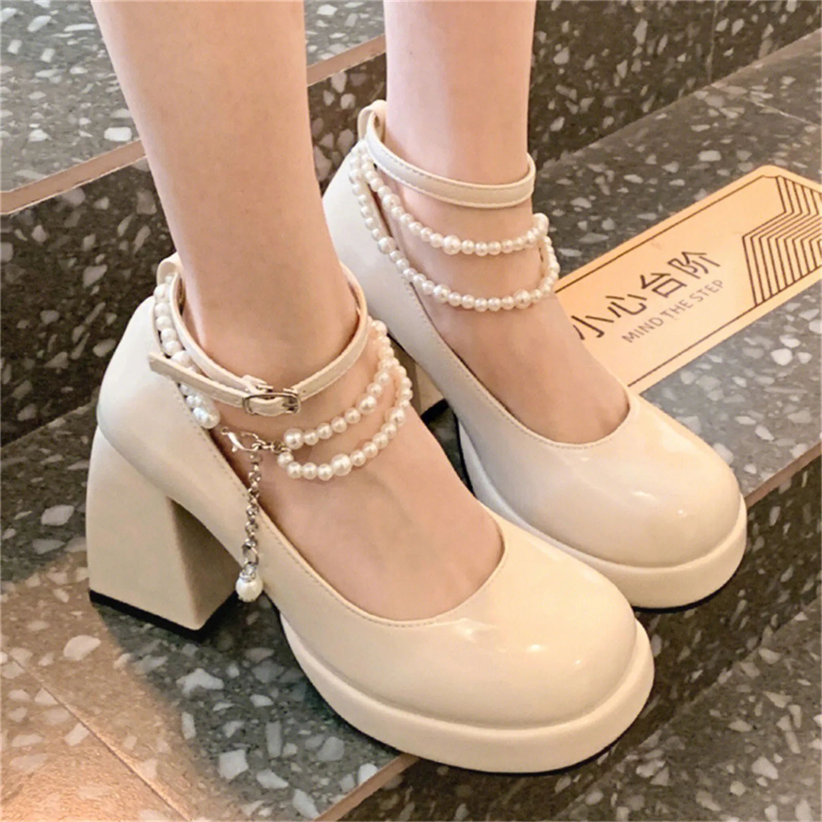 

Туфли женские кожаные на платформе, винтажные Туфли Мэри Джейн в стиле "Лолита", с жемчужной цепочкой, туфли на высоком каблуке, с пряжкой, маленькие