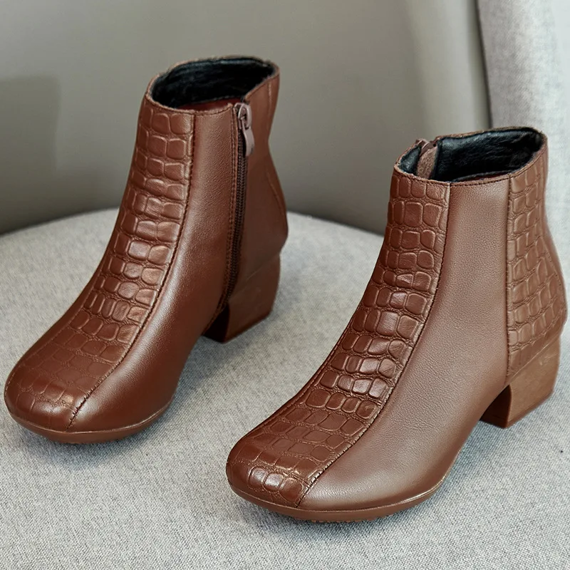 

Women's Cowhide Embossed Winter Leather Boots Warm Shoes Snow Boots Elegant Fashion Thick Heel Non Slip Women's Boots