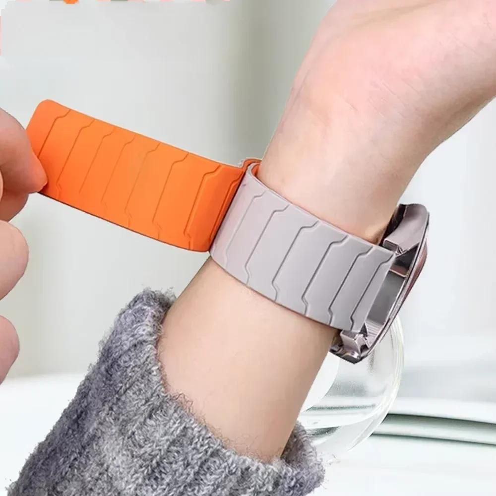 Magnetic Loop Band Silicone Strap - Universal 20mm/22mm Fit