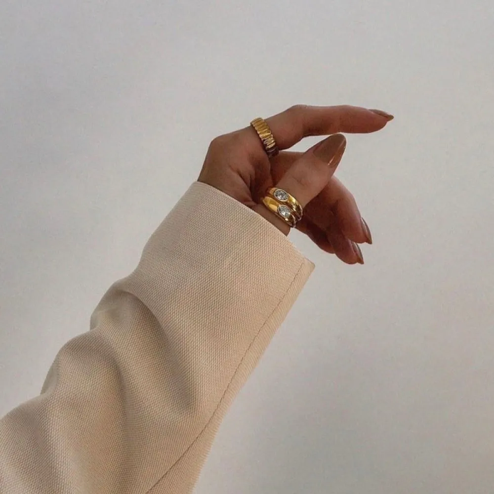 18K Gold Plated Sparkling Zircon Wedding Ring for Women Waterproof Rust Proof Pearl Crystal Rings Polished Vintage Jewelry 2025