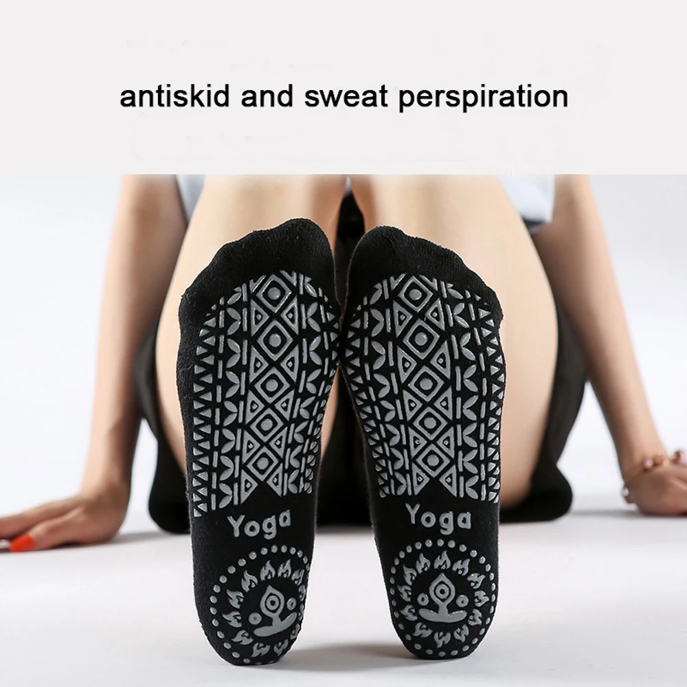 New Gaiam Yoga Socks Dark pink Womens/Ladies show size 5 - 10 All Grip No  Slip