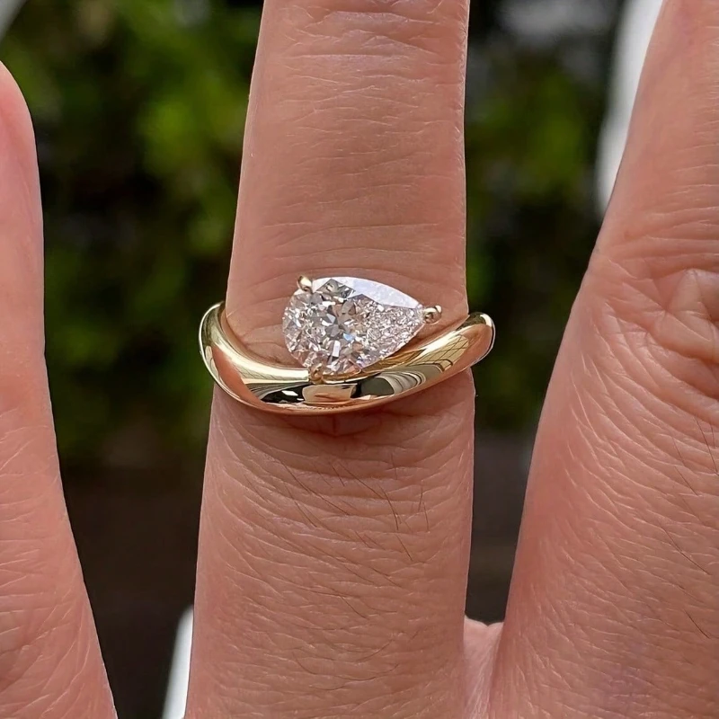 1 Stück Eleganter Damenring mit Wassertropfen-Form, Zirkonia, Goldfarben, Vintage-Stil, Gewellt und Gedreht – Detail 2