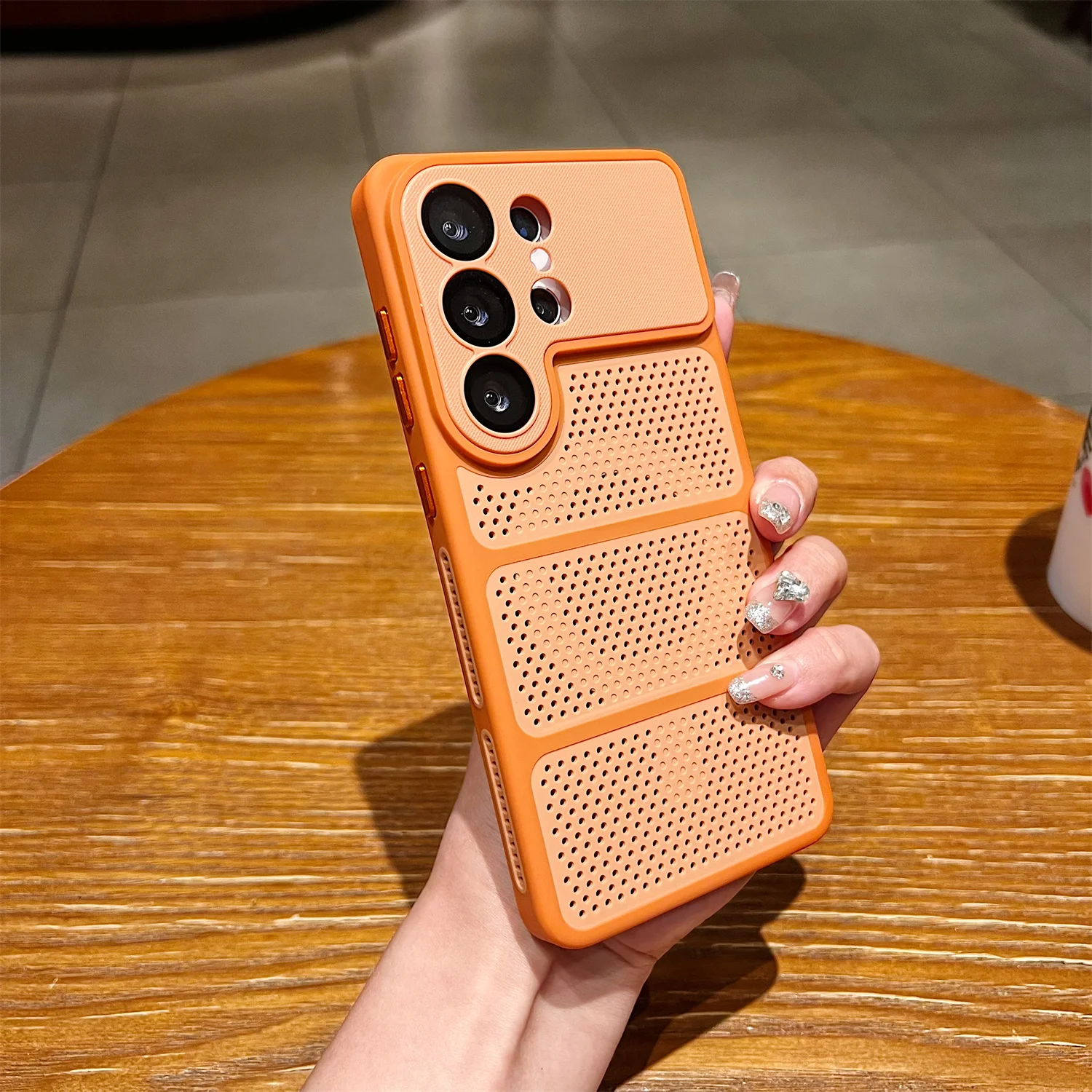 Breathable Heat-Dissipating Magnetic Wireless Charging Case with Enhanced Cooling Bumper