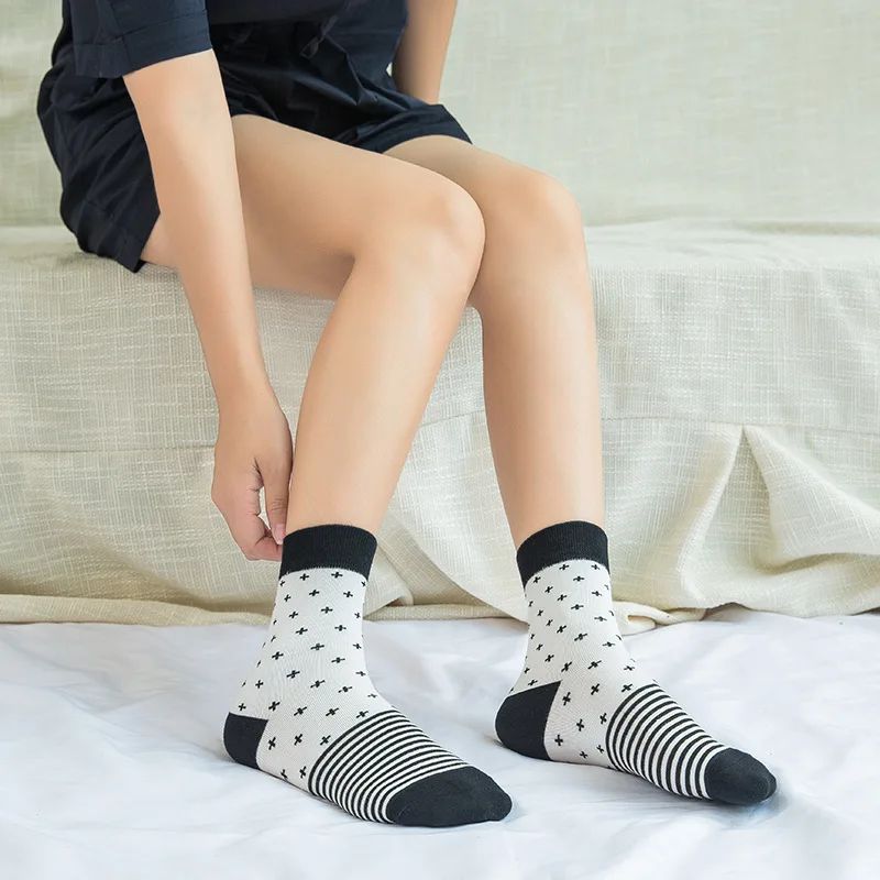1 paar Mode Kokospalme Eule Orange Frauen Socken Lustige Skateboard Coole Schwarze Socken Für Weibliche Casual Baumwolle Hipster Sox – Detail 14