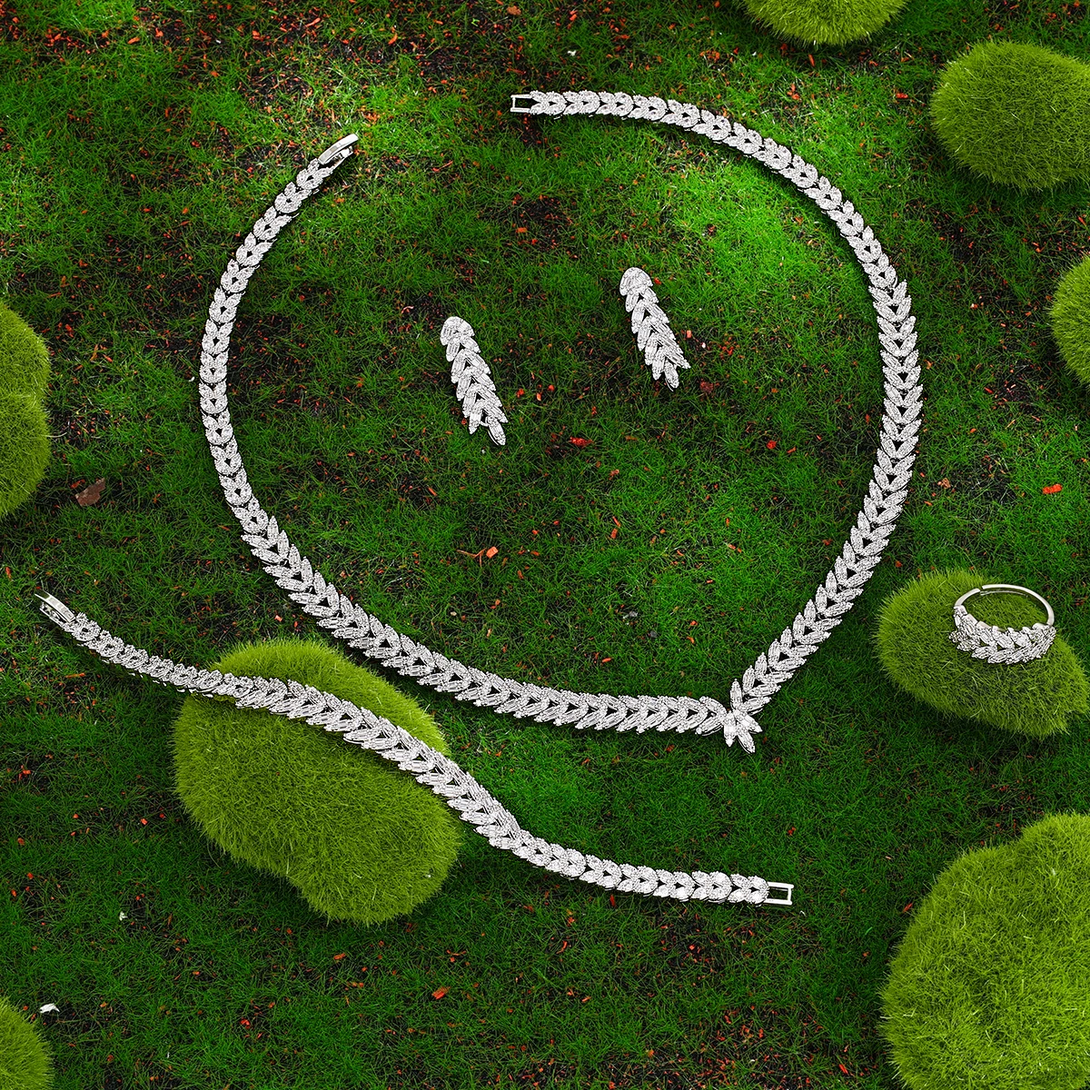 

2024 New 4pcs Dubai Cubic Zirconia Tassel Pendant Big Bridal Necklace Bridal Party Luxury Jewelry Set