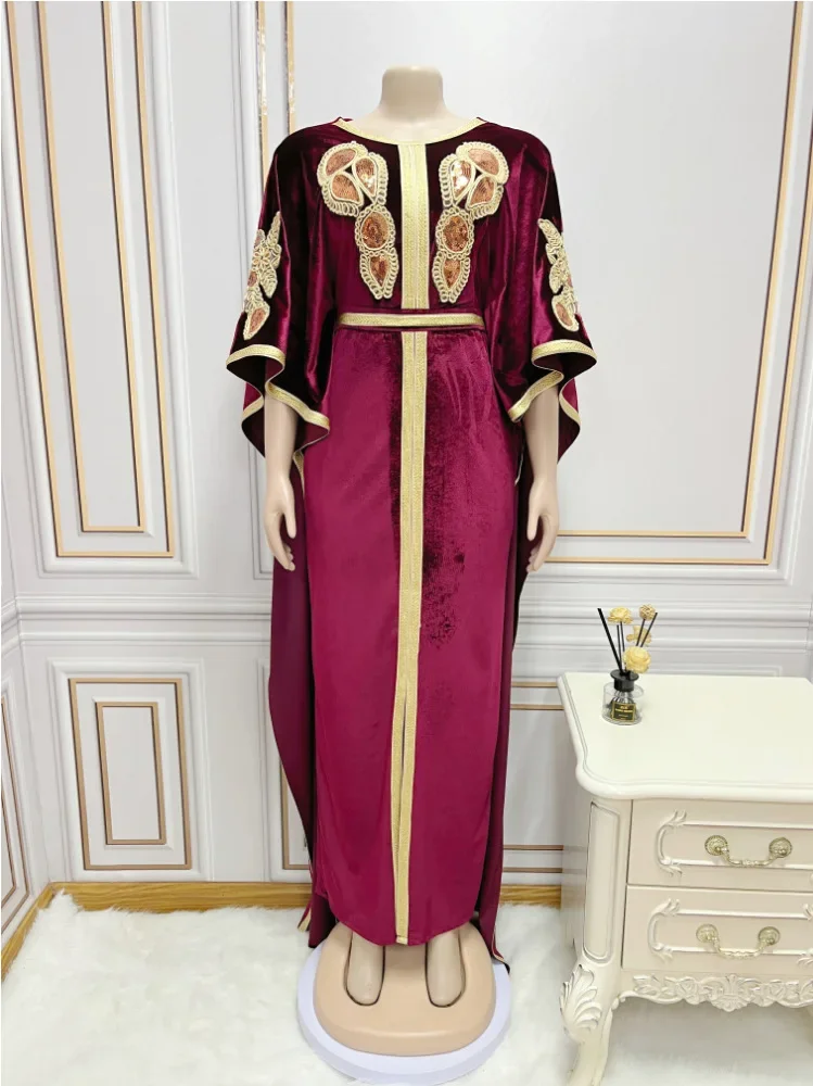 Dubai Turkey Women Abaya Velvet Long Sleeves Winter Muslim Dress Sequins Embroidered Kaftan Robe Elegant Evening Party Dresses