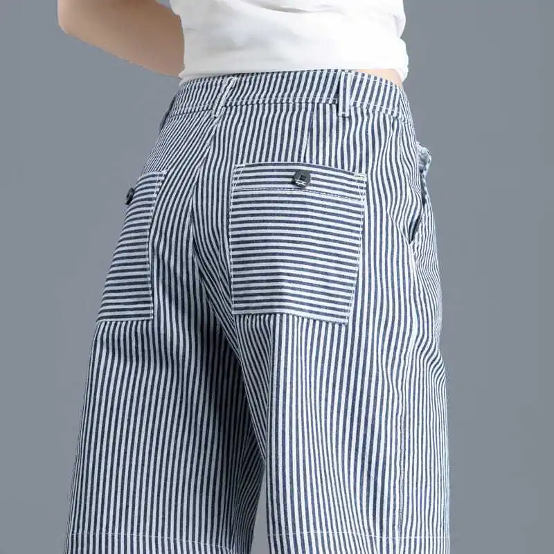 LIPS HIPS KISS STUDDED SHORTS/ 2色