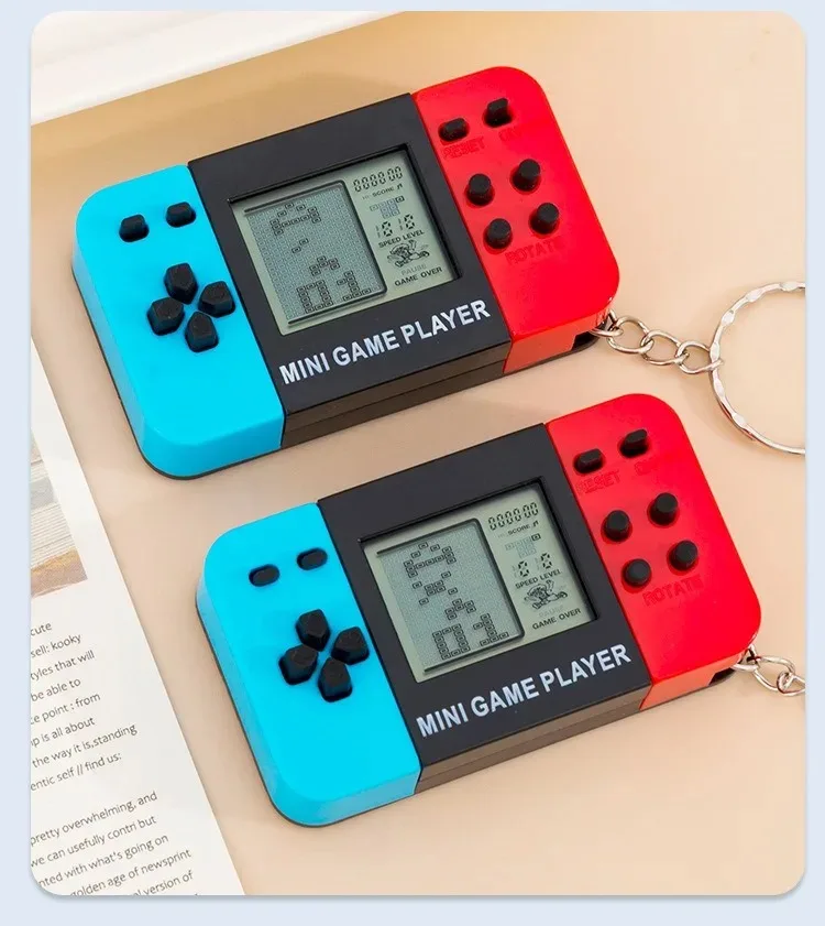 Mini Retro Tetris Spielkonsole Schlüsselanhänger Klassischer Handheld-Videospiel-Player mit Schlüsselring Tragbares Taschenspielzeug für Erwachsene und Kinder – Detail 3