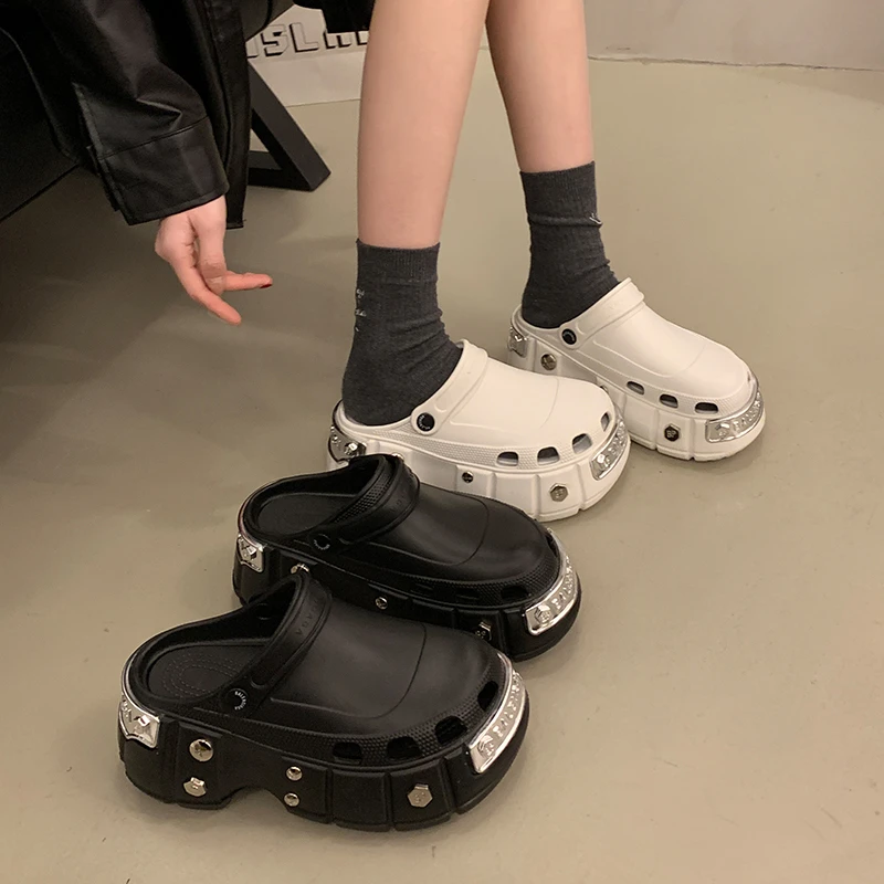 

Summer Women Slippers Platform Rivets Punk Black Sandals Creative Fittings Thick-Sole Slippers Casual Shoe Female Outdoor Slides
