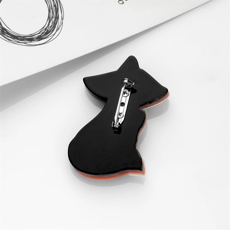 YAOLOGE 2022 New Acrylic Fox Dog Horse Brooches for Women Unisex Fashion Cartoon Cute Animal Party Causal Brooch Pin Gifts