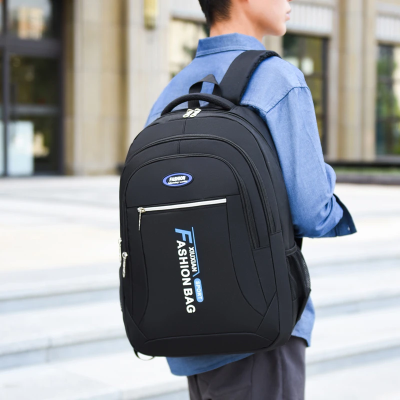 Travel backpack, equipped with adjustable shoulder straps, laptop compartment, front pockets, and durable fabric