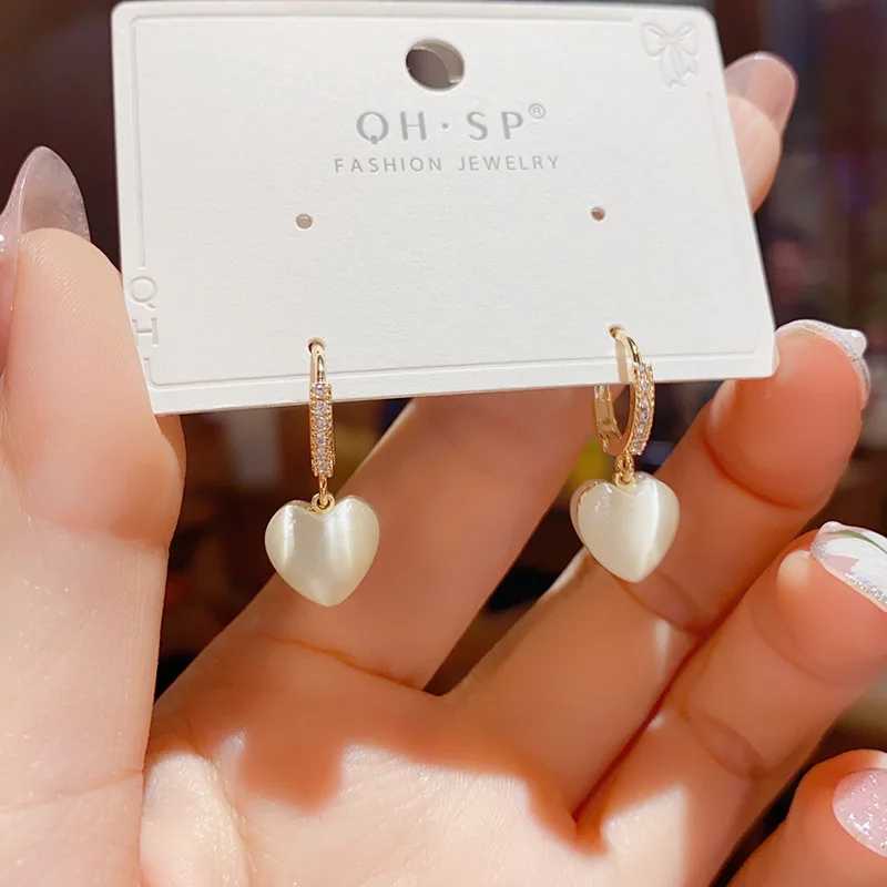 Popular Fashion Clear Cat's Eye Stone Love Ear Buckle Women's Summer New High-end All-match Sweet Earrings