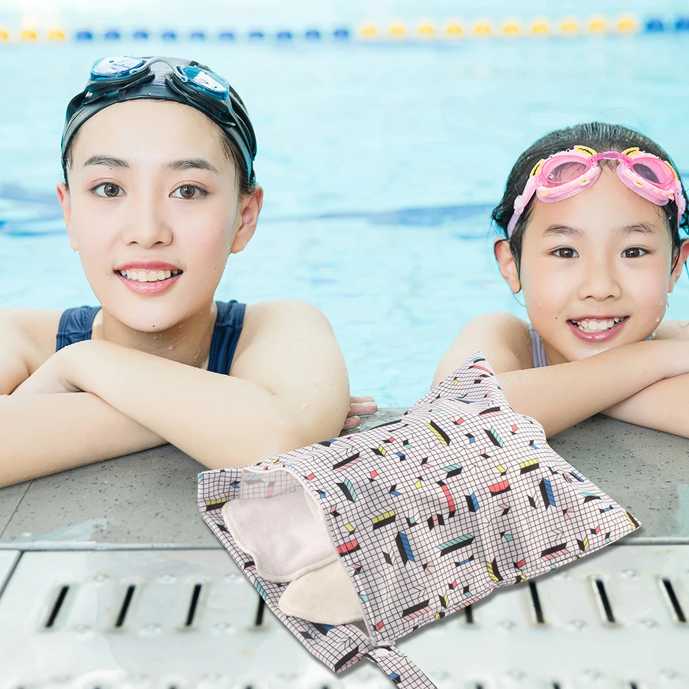 Wet Bag 30x40cm Washable Reusable Cloth Diaper Wet Nappy Bag Waterproof Diaper for Swimming Travel Baby Items Storage Pouch diaper pouch diaper bag
