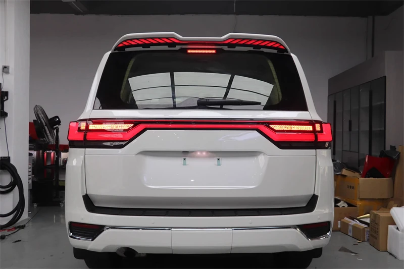 ����Ÿ ���� ũ���� LC300 2022-2023 ���� �̵� �������, ���̳��� ���� ���� LED ���� �̵�