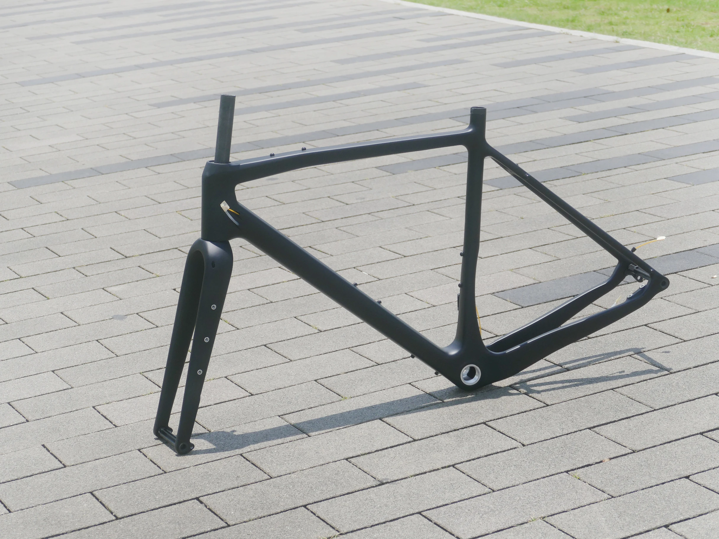 

New Highest Modulus Carbon Monocoque Frameset Full Carbon Black Matt Gravel Bike Bicyce Thru Axle Flat Mount Gravel Frame Fork