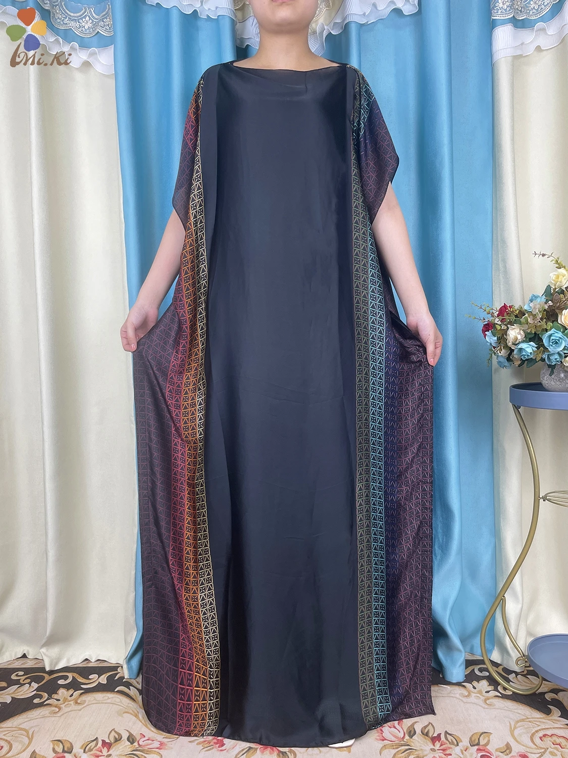 2024 Hot Selling New African Women Printed Loose Fitting Dress Dubai Maxi Traditional Silk Fabric Islamic Casual Party Clothing