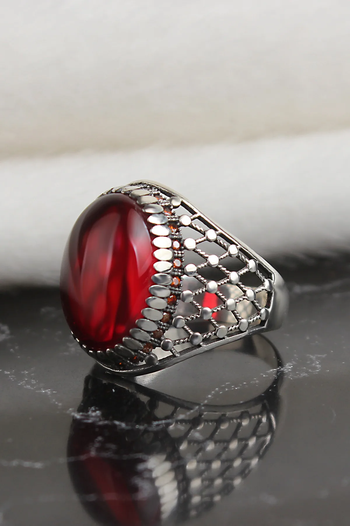 

Мужское серебряное кольцо с фианитом