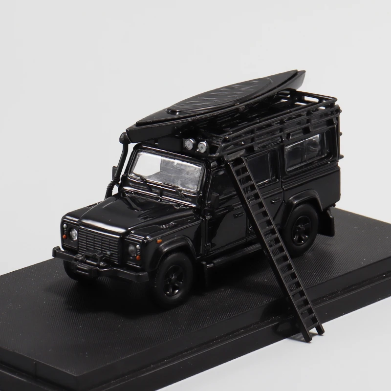 MASTER  Defender 110 model to make old version Master original 1:64 camel cup muddy version simulation car model boy