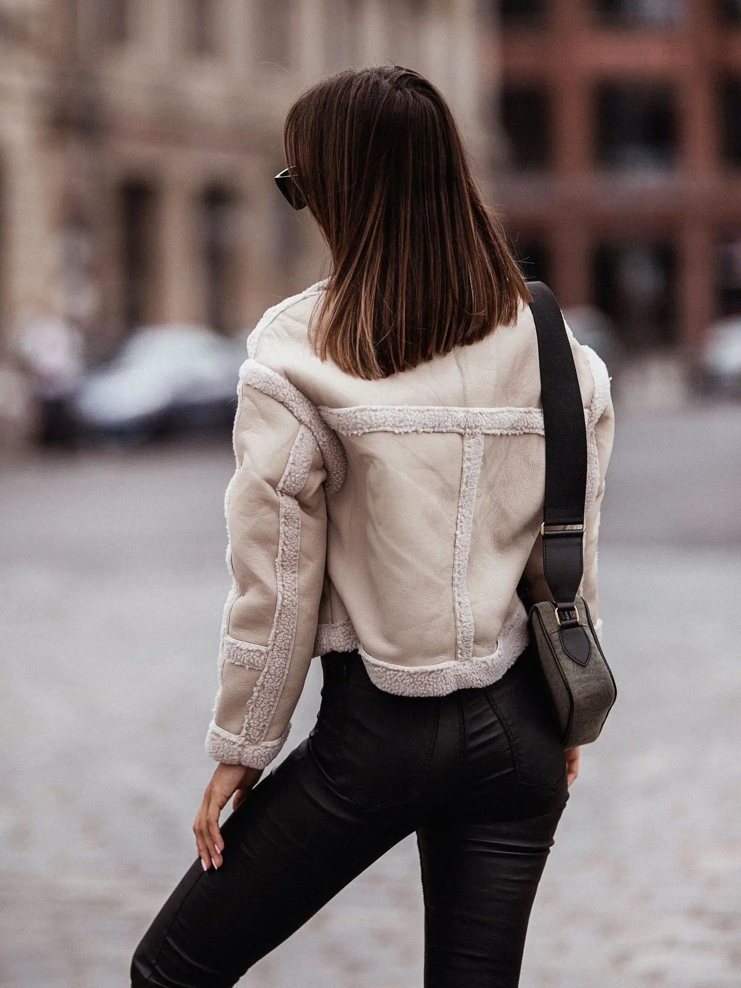 Sdc31270d94264cfb951246babca69baeK Winter Retro Fleece Splicing Woman Short Jackets Fashion Faux Shearling Sheepskin Coat Women Locomotive Jacket Coats Mallzona