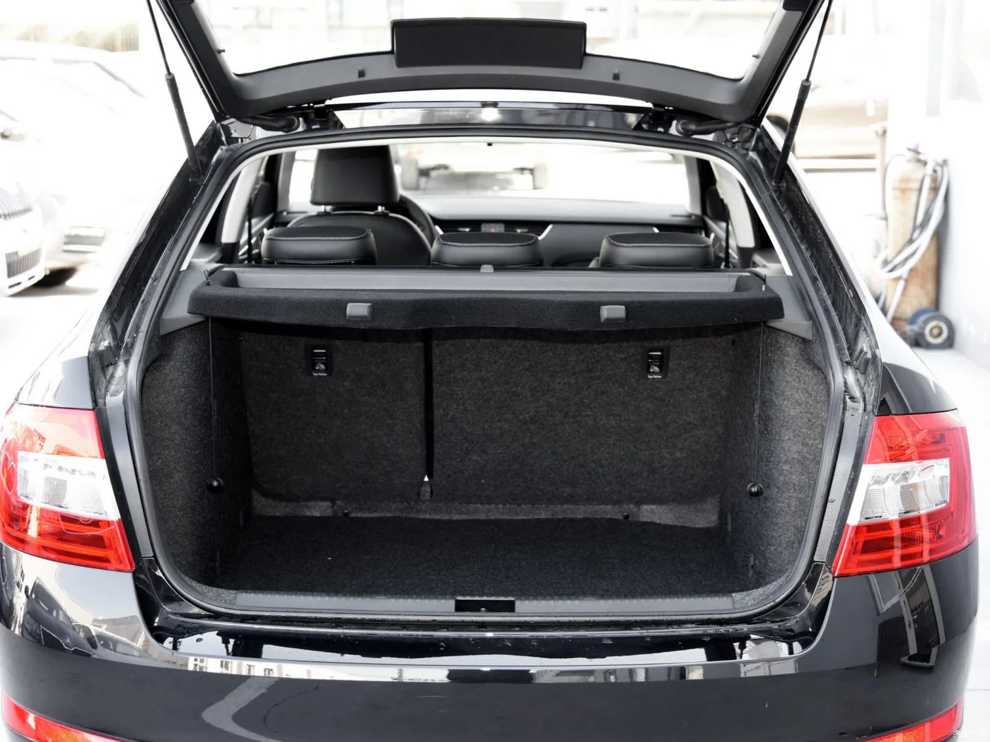 Custom Leather Seat Covers For Skoda Octavia Interior Protector_voghion.com