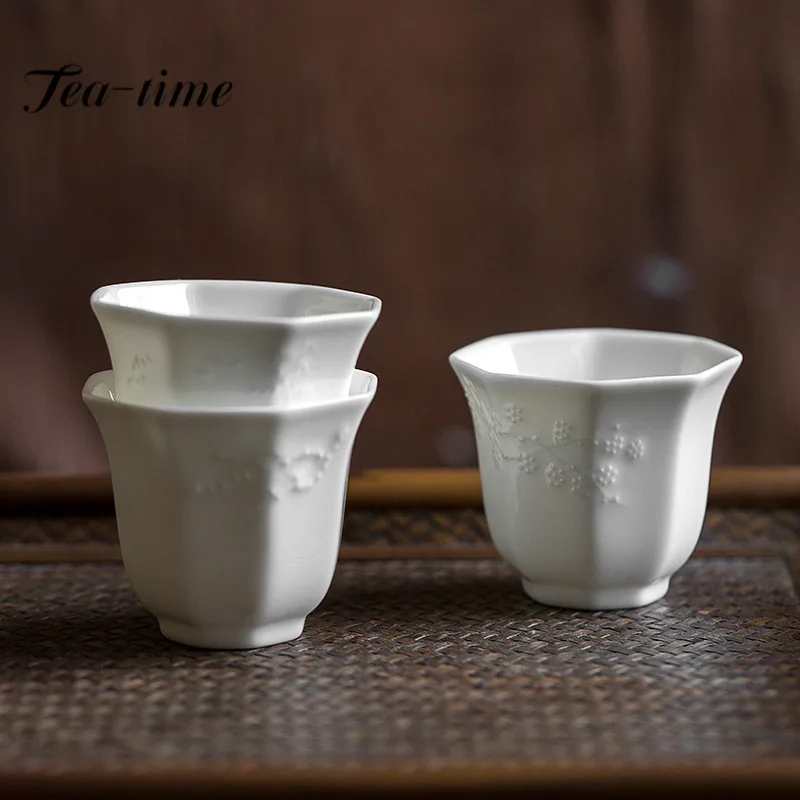 2pc/set Handmade Relief Plum Blossom Ceramic Teacup Dehua White Porcelain Small Master Cup Tasting Tea Mug Kung Fu Tea Set 45ml