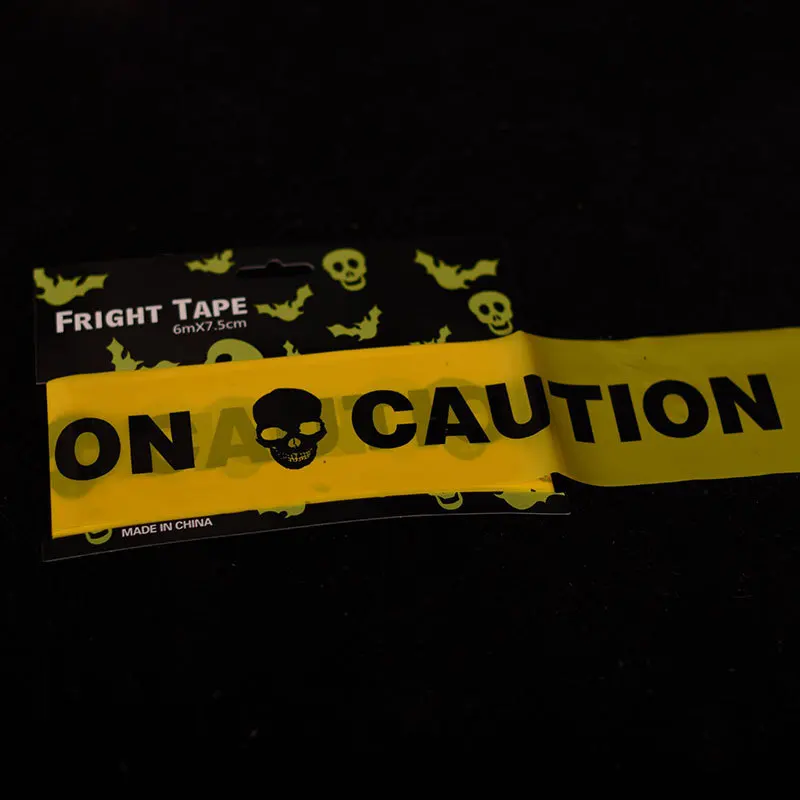 Halloween-Gefahrband, gelb, rot, Barrikadenlinie, kräftiger Vorsicht, Schriftzug für Horrorparty, Spukhaus, gruselige Szene, Dekorationen – Detail 6