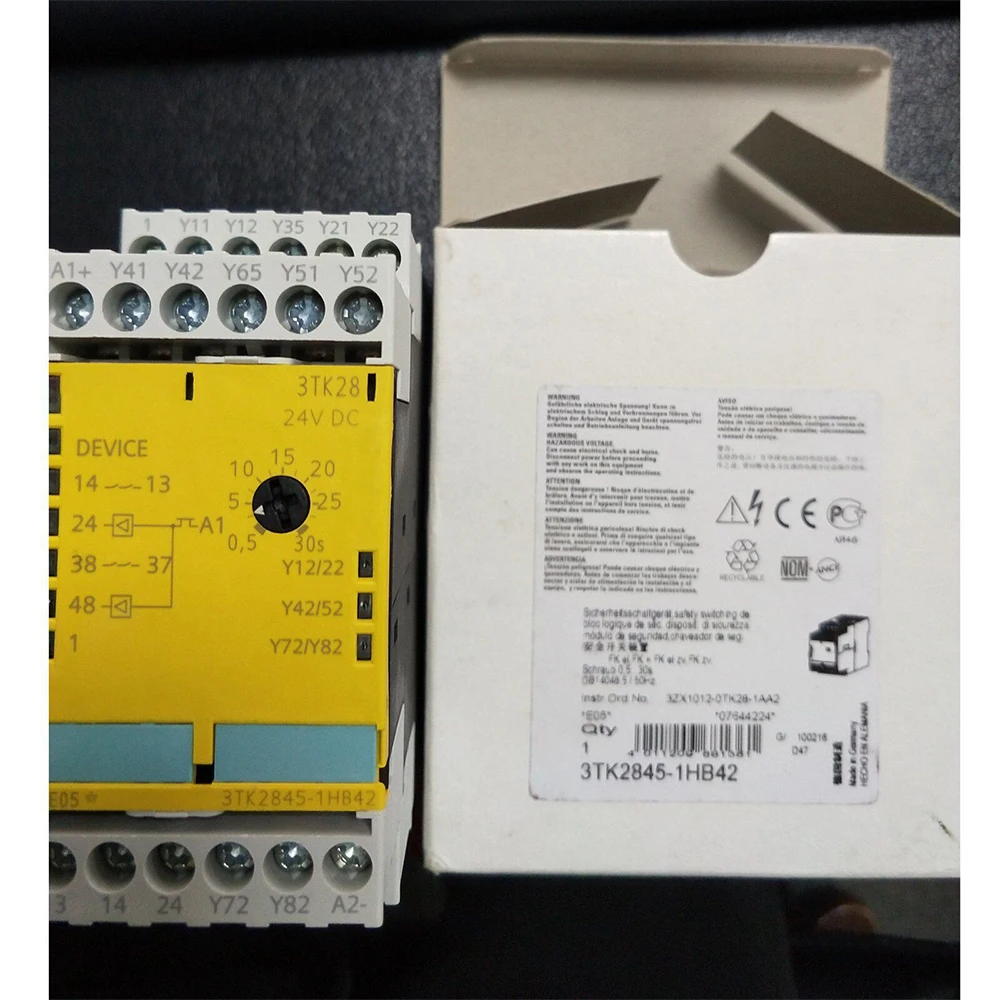 Nuovo Per Modulo Relè Di Sicurezza Siemens 3Tk2845-1Hb42 24V In Scatola