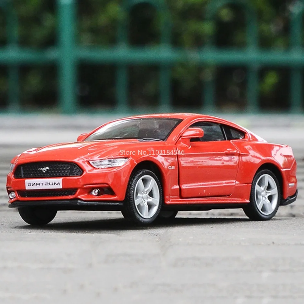 

Модель игрушечного автомобиля Ford Mustang, металлический корпус, 2 двери, 1:36, 2015