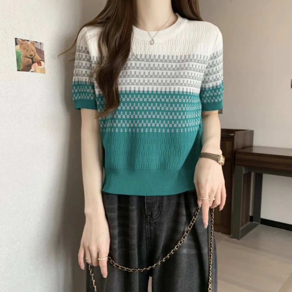 

Summer Gradient Stripes T-shirt Fashion Retro Temperament Thin Top Popular Casual Short Top Women