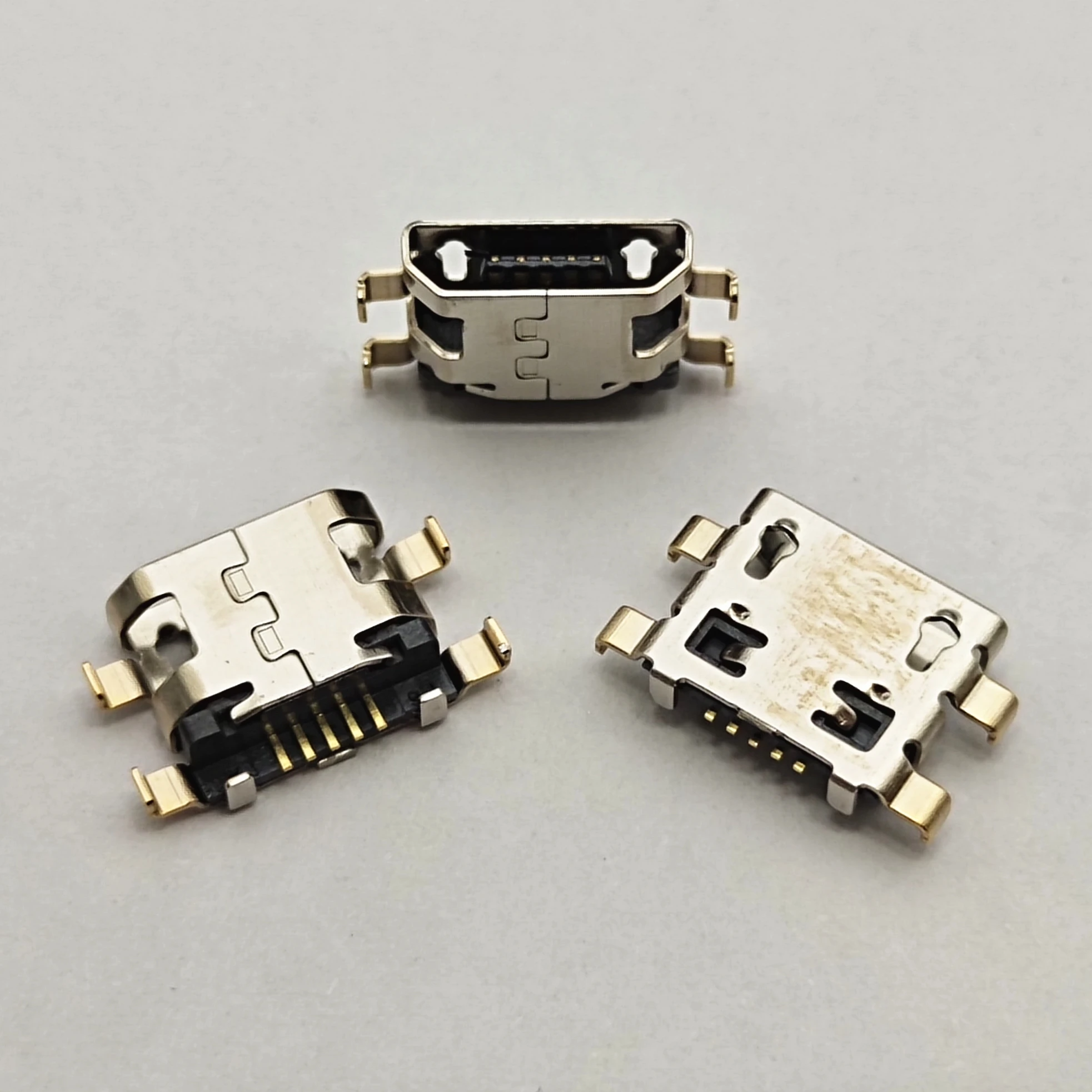 

Зарядная док-станция с USB-разъемом, 50 шт.