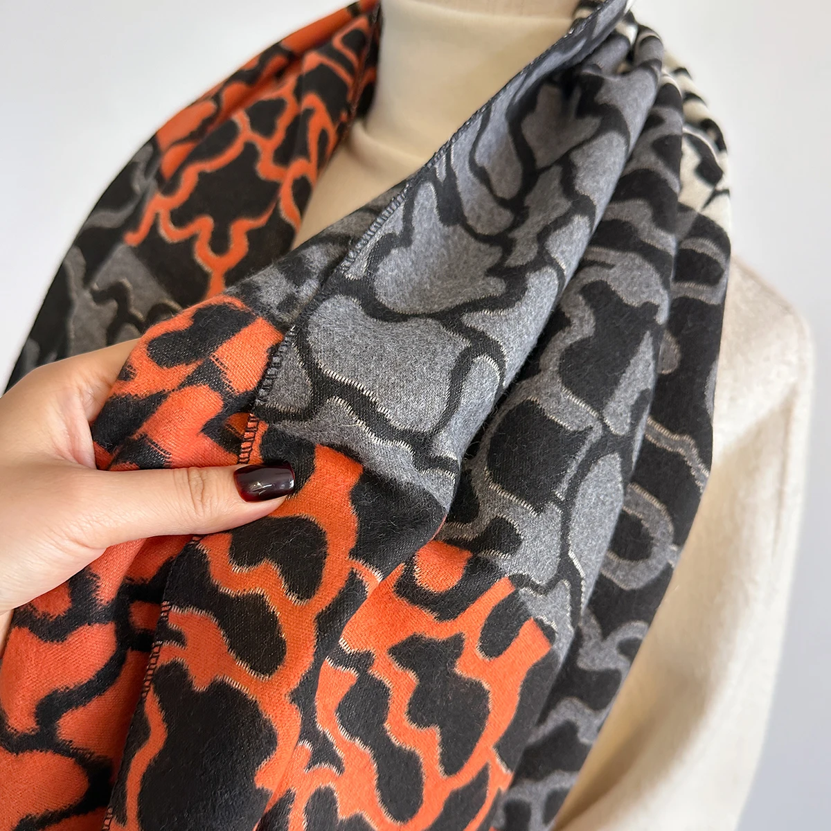 New Brand Elegance Two-Sided Leopard Print Scarf Soft Warm Fringe Pashmina Shawl Autumn and Winter Coldproof Windproof Blanket