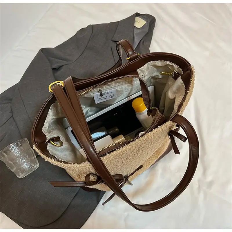 Fleece Shoulder Bag Furry Tote Bag for Women Faux Fur Handbag  Women's Backpack Fluffy Commute Shopping Bag Fuzzy Tote Bags