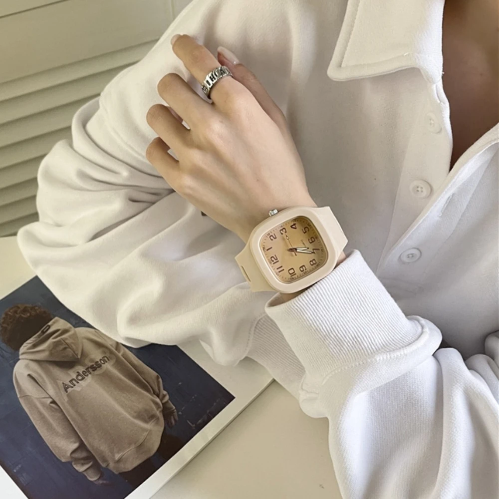 Fashion Women Watches Squartz Dial Watch Women Luxury Ladies Quartz Wristwatches Silicone Female Clock
