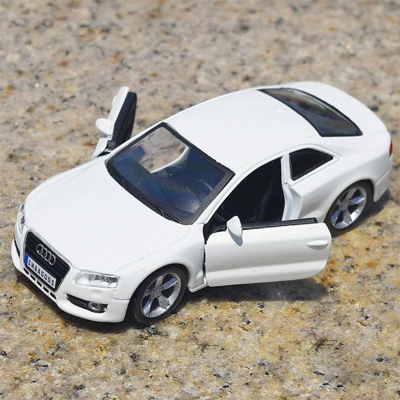 Audi A5 Sportback 1:43 Florettsilber 5011605031 Modellauto Minimax