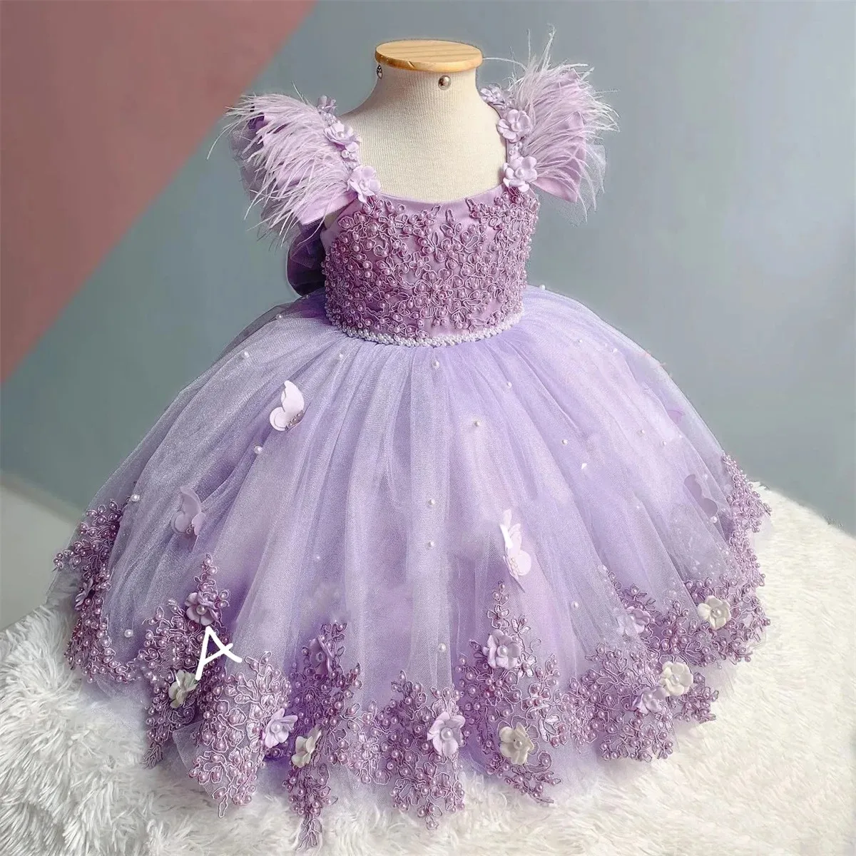 

Gorgeous Lavender Baby Kids Tulle Birthday Party Flower Girl Feather Dresses Long Butterflies Pearl Pageant Bow Communion Gown