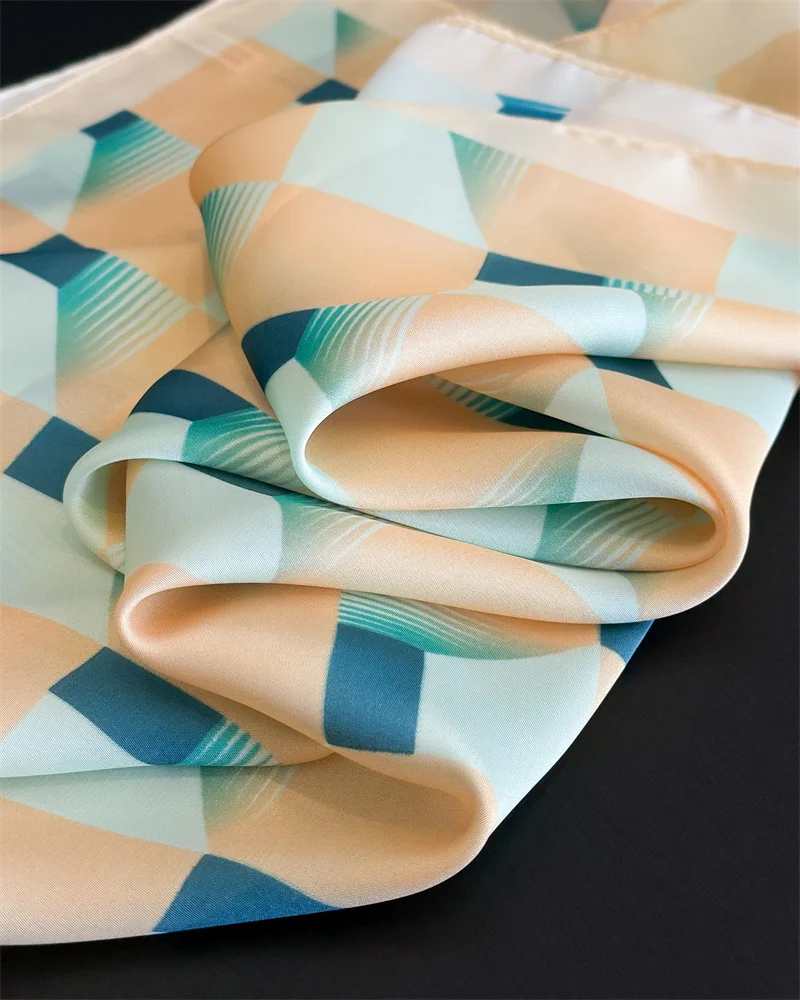 2026 neue Geometrie Muster Platz Silk Schal Frauen Weiche Hijab Alle Jahreszeiten Schmücken Krawatte Kopftuch Foulard Bandana Halstuch – Detail 4