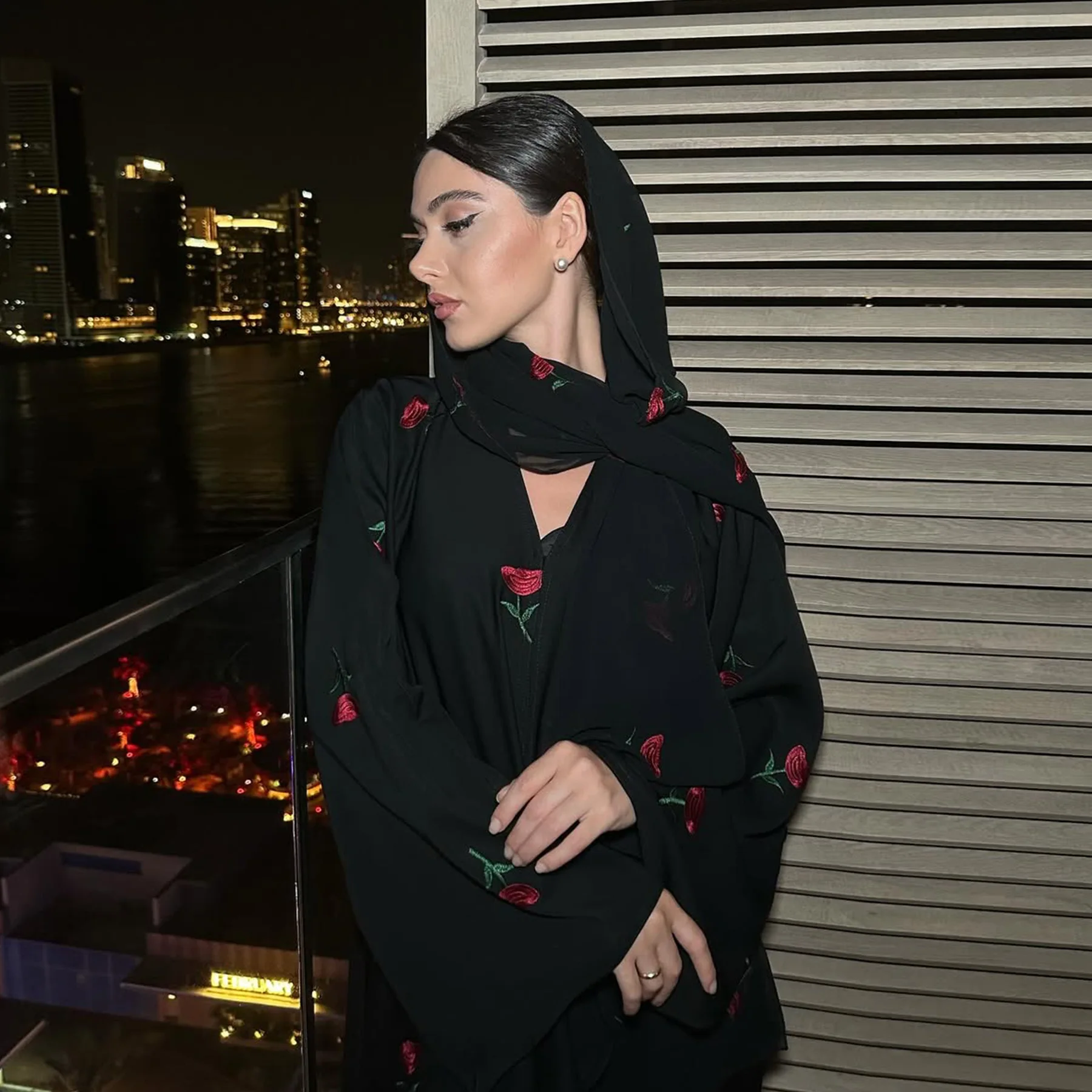 سترة مطرزة بالزهور في الشرق الأوسط للنساء المسلمات عيد دبي فستان عباية متواضع مع حجاب إسلامي جلابية تركية