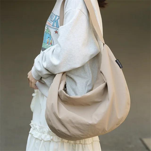Ladies Fashion Canvas Cross Bag: The Perfect Statement Piece for Every Occasion