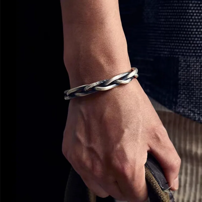 Pulsera brazalete plateado de acero inoxidable con dije espada hombres