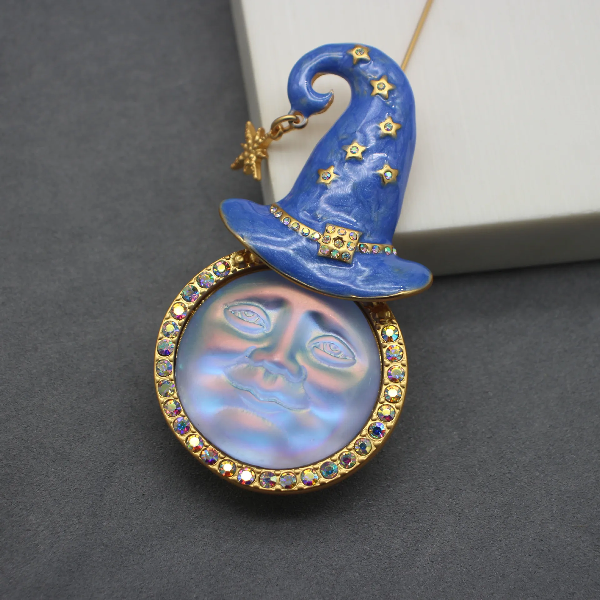 

European and American Style Niche Design, Exquisite Craft, Moon Face Brooch Pendant, Foreign Trade Enamel Process