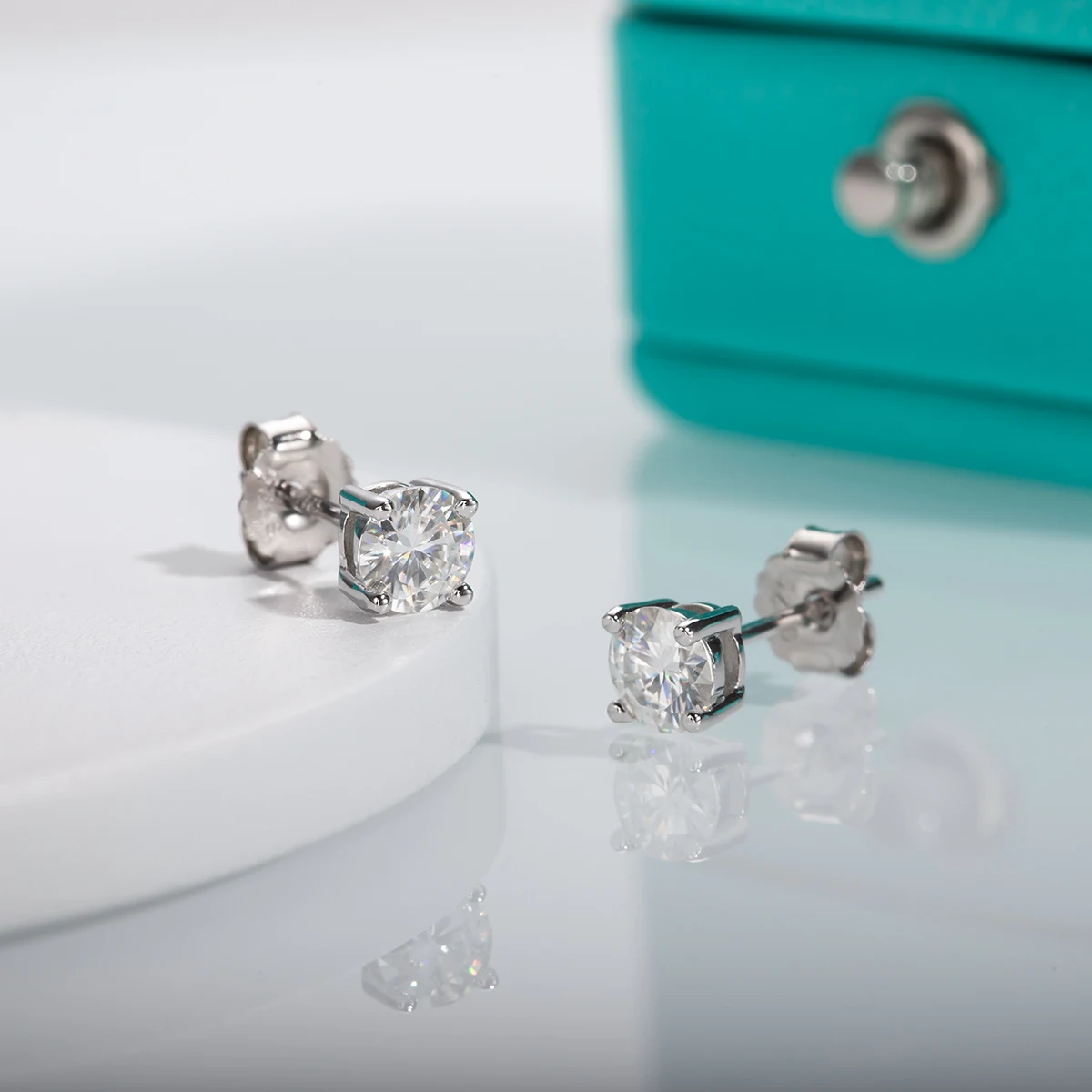925 Sterling Silver Stud Earring 4mm D Color Moissanite Diamond For Woman silver stud earrings silver earrings womens earrings