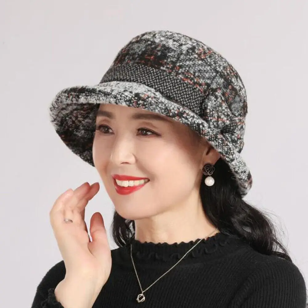 Mode Alte Dame Vintage Tweed Stricken Hut Winter Vintage Elegante Wolle Blume Filz Bowler Hüte Warme Eimer Kappe Winter Kopfschmuck – Detail 6