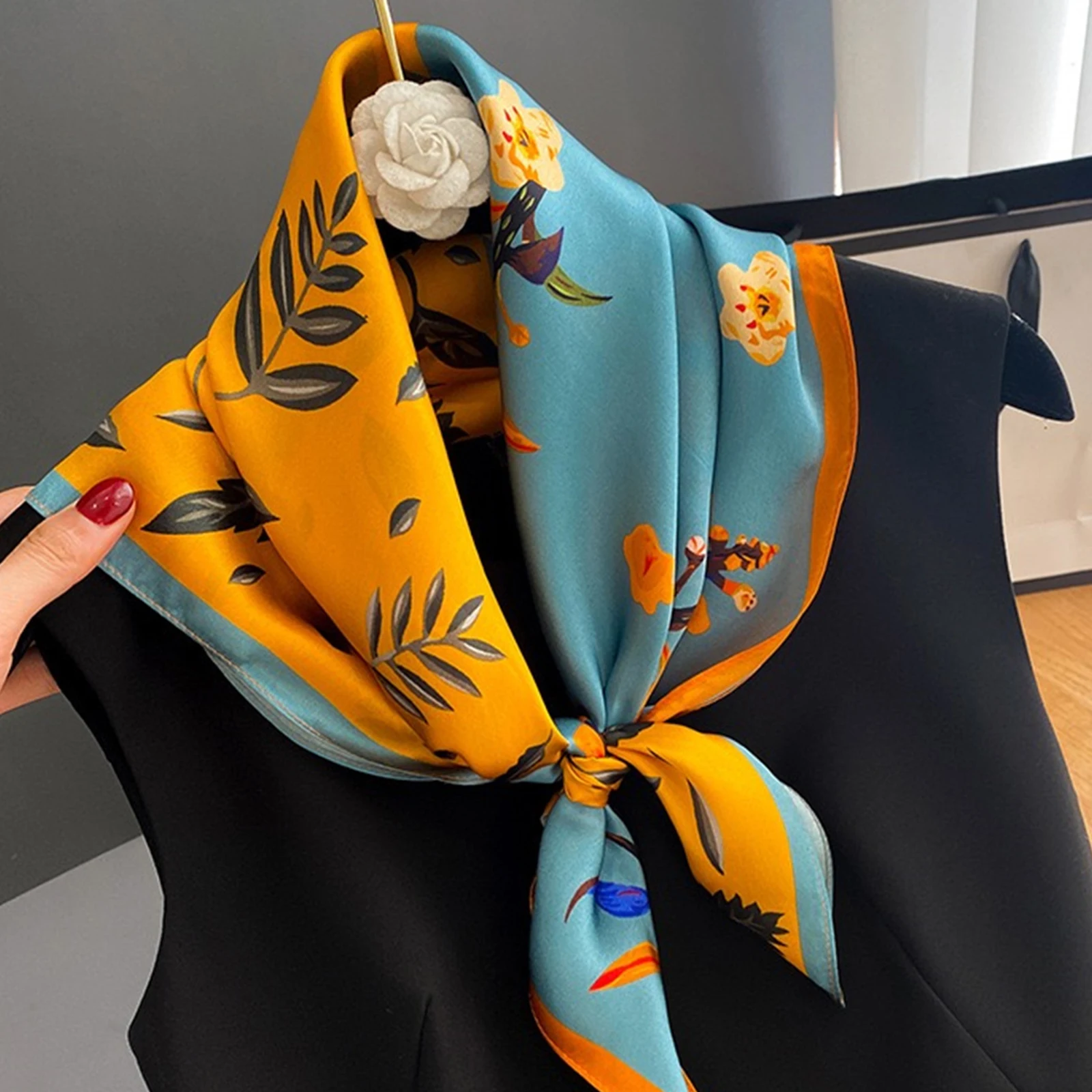 Women New Style Square Headscarf Luxury Sunscreen Beach Kerchief Popular Design 70X70CM Silk Hijab 2023 The Four Seasons Scarves 3
