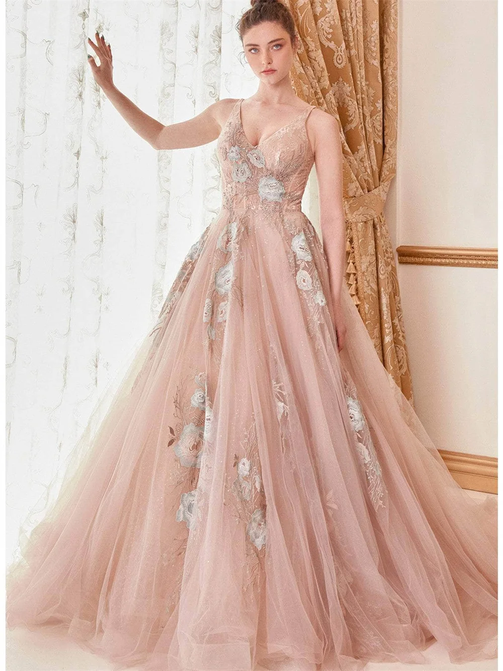 Рисунок 4 - Женское платье подружки невесты It's yiiya