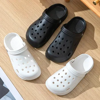 Fashion Women Slippers New Summer Slippers Outdoor Beach Slippers Classic Soft Men Garden Slippers Home Men Clogs Slippers